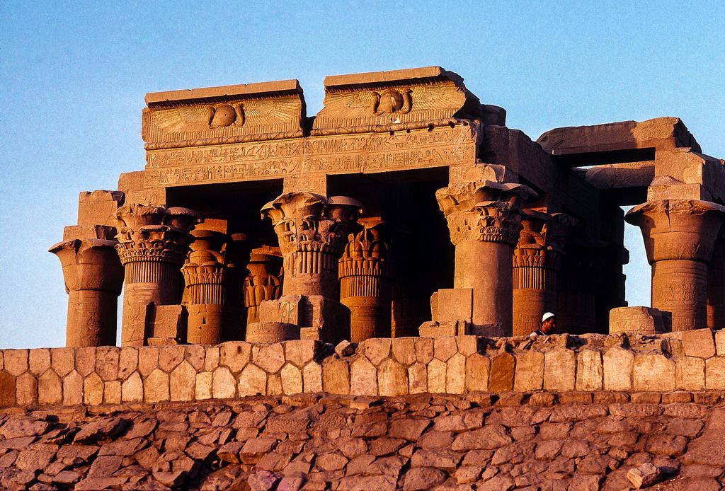 https://mdw-travel-data-us-east-1.s3.amazonaws.com/img/country/Egypt/Sobek-Temple/img_01.jpg