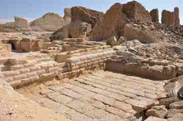 https://mdw-travel-data-us-east-1.s3.amazonaws.com/img/country/Egypt/Soknopaiou-Nesos/img_01.jpg