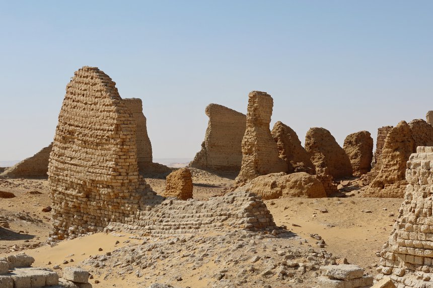 https://mdw-travel-data-us-east-1.s3.amazonaws.com/img/country/Egypt/Soknopaiou-Nesos/img_03.jpg