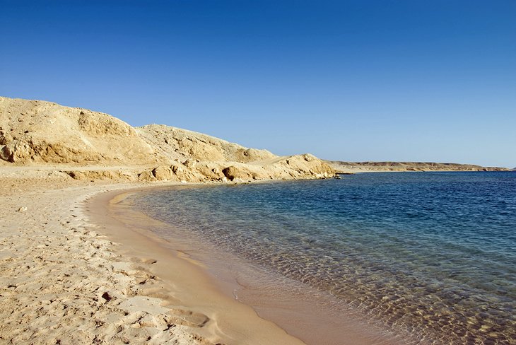 https://mdw-travel-data-us-east-1.s3.amazonaws.com/img/country/Egypt/South-Sinai-Province/img_00.jpg