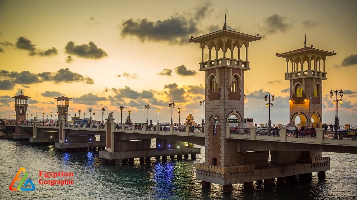 https://mdw-travel-data-us-east-1.s3.amazonaws.com/img/country/Egypt/Stanley-Bridge/img_02.jpg
