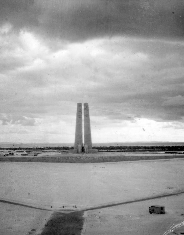 https://mdw-travel-data-us-east-1.s3.amazonaws.com/img/country/Egypt/Suez-Canal-War-Memorial/img_01.jpg