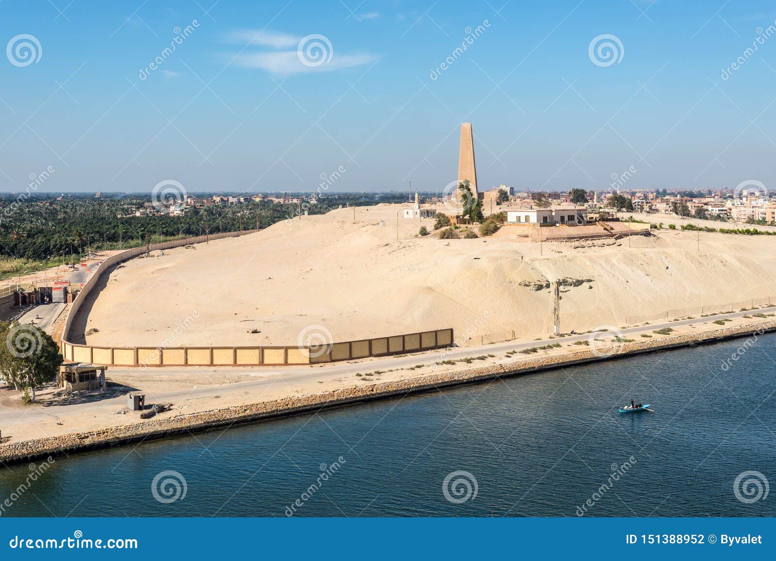 https://mdw-travel-data-us-east-1.s3.amazonaws.com/img/country/Egypt/Suez-Martyrs-Memorial/img_02.jpg