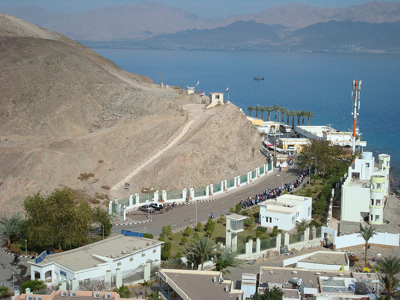 https://mdw-travel-data-us-east-1.s3.amazonaws.com/img/country/Egypt/Taba-Border-Crossing/img_01.jpg