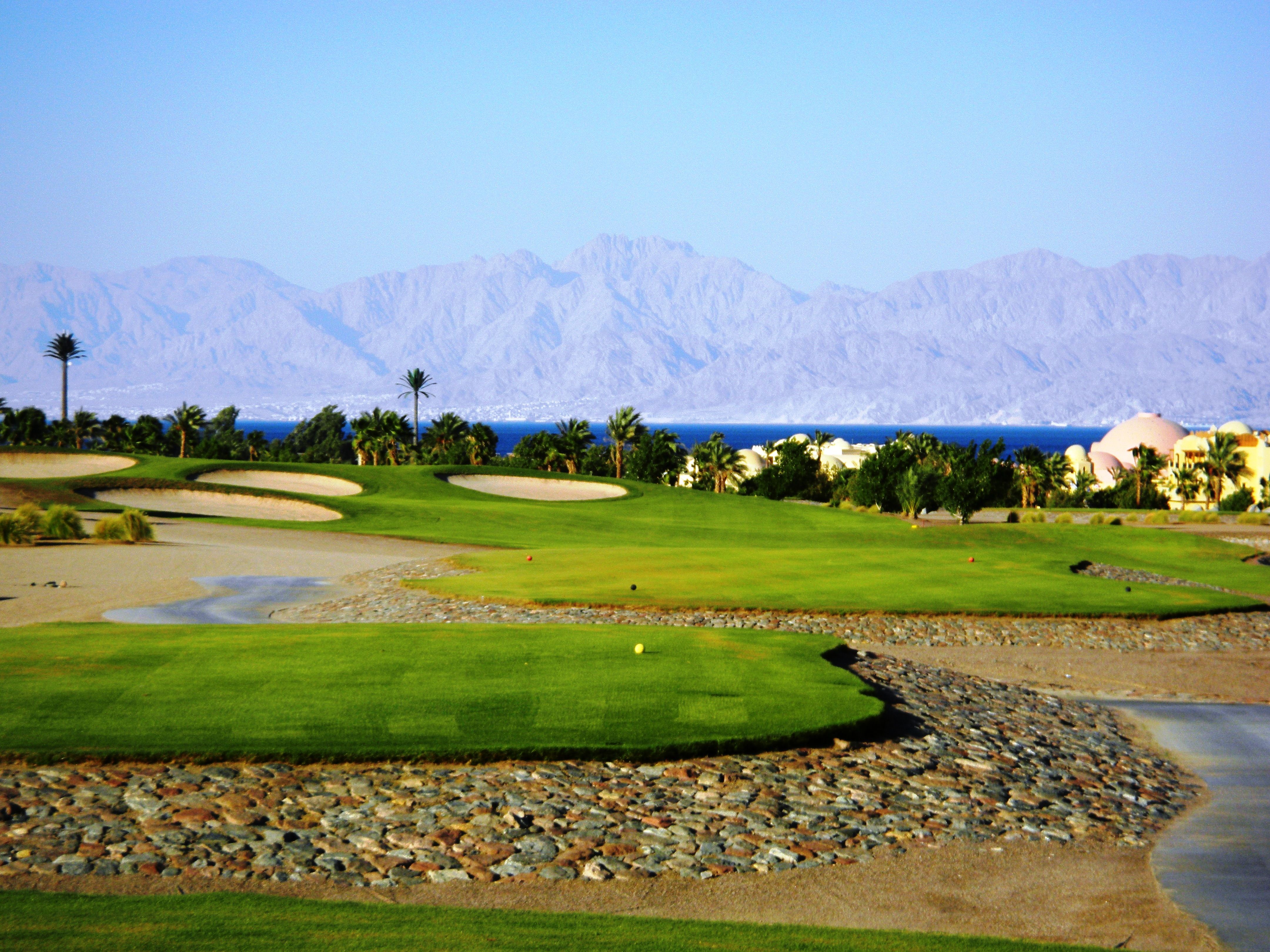 https://mdw-travel-data-us-east-1.s3.amazonaws.com/img/country/Egypt/Taba-Heights-Golf-Resort/img_02.jpg