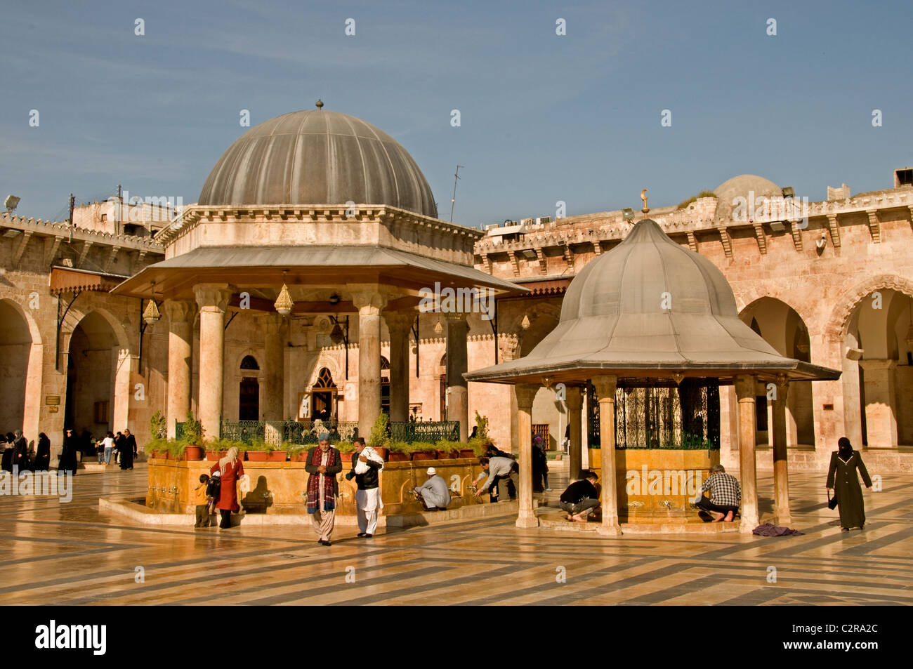https://mdw-travel-data-us-east-1.s3.amazonaws.com/img/country/Egypt/Tall-Al-Kebir-Mosque/img_02.jpg