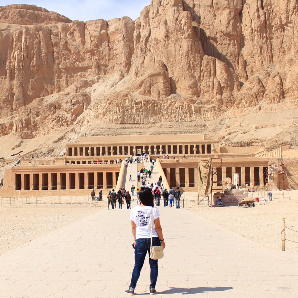 https://mdw-travel-data-us-east-1.s3.amazonaws.com/img/country/Egypt/Temple-of-Hatshepsut/img_03.jpg