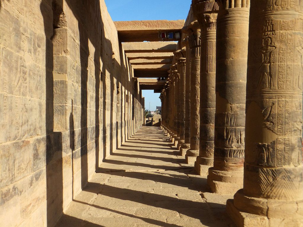 https://mdw-travel-data-us-east-1.s3.amazonaws.com/img/country/Egypt/Temple-of-Isis/img_03.jpg