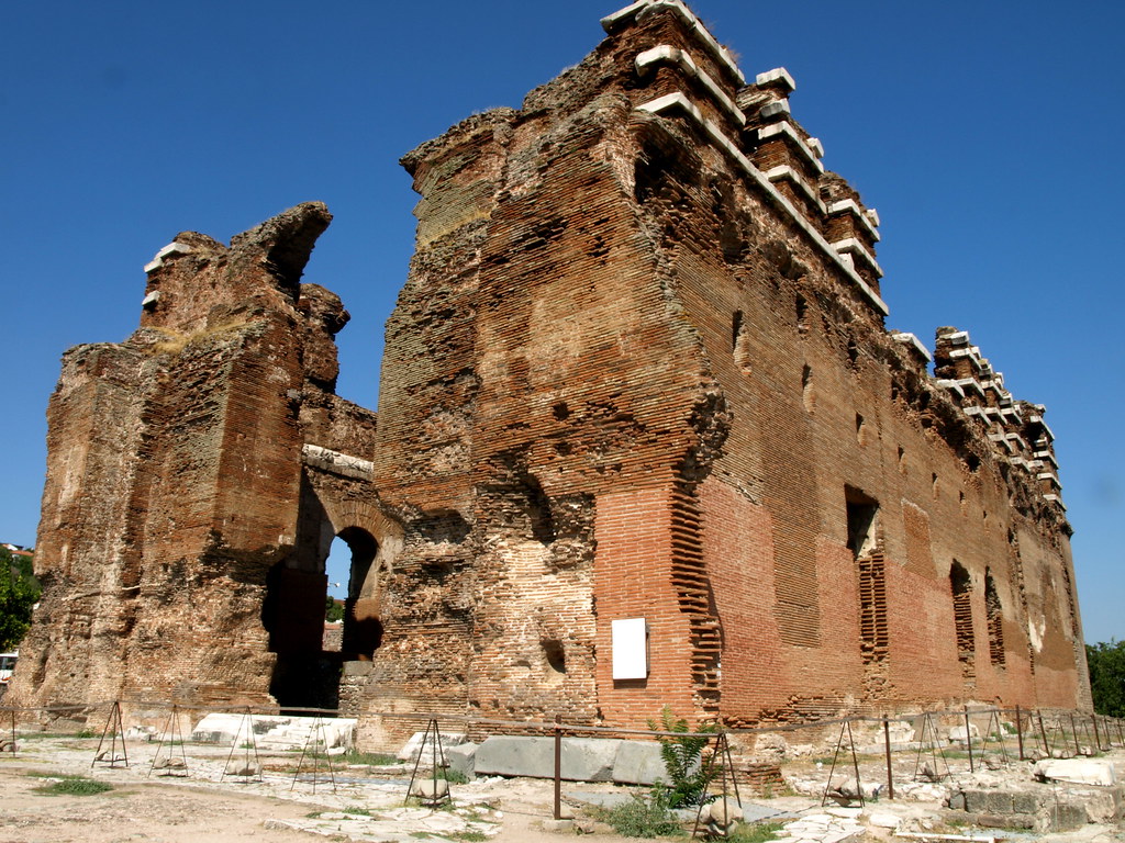 https://mdw-travel-data-us-east-1.s3.amazonaws.com/img/country/Egypt/Temple-of-Serapis/img_01.jpg