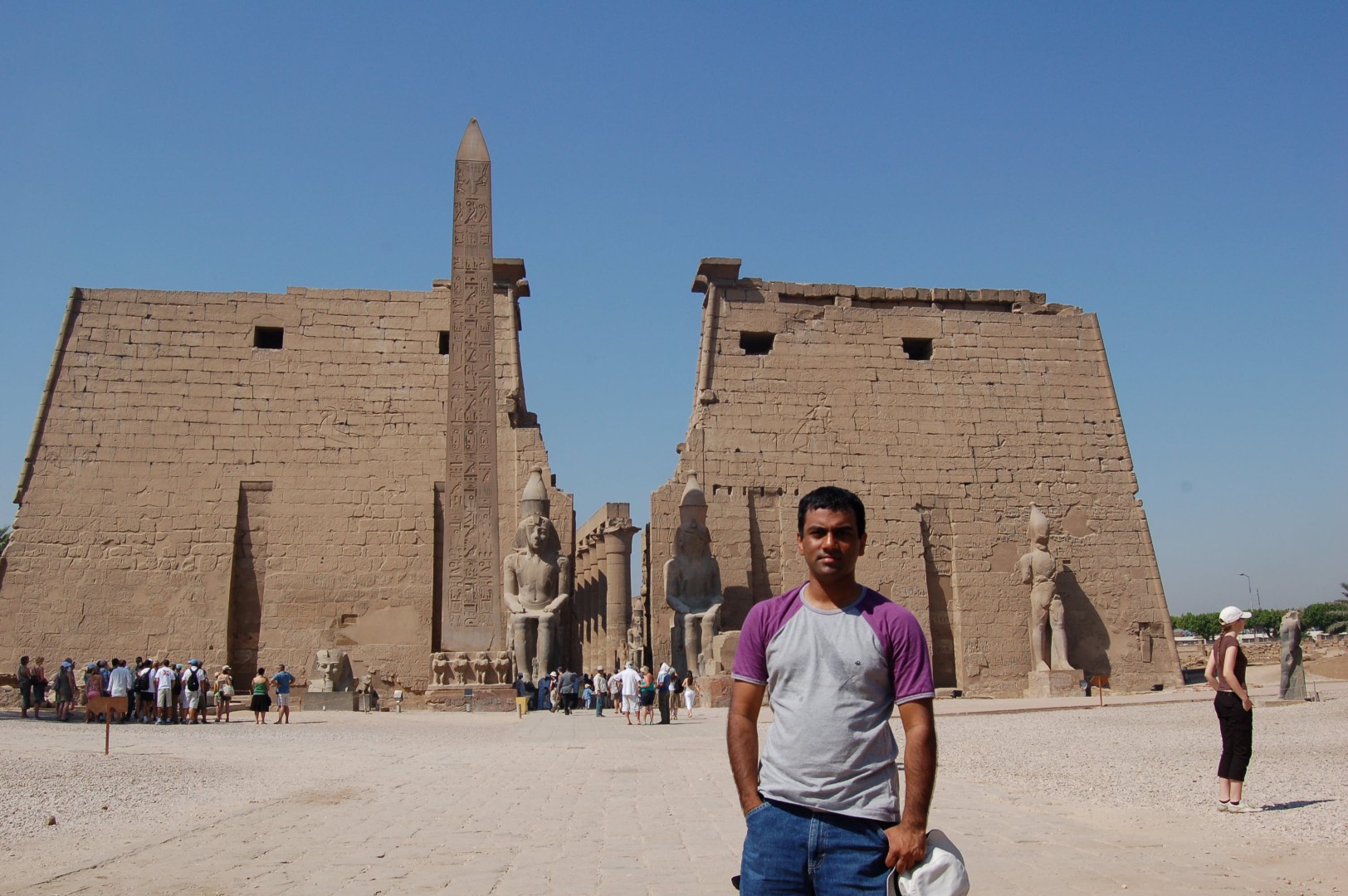 https://mdw-travel-data-us-east-1.s3.amazonaws.com/img/country/Egypt/Thebes-Necropolis/img_01.jpg