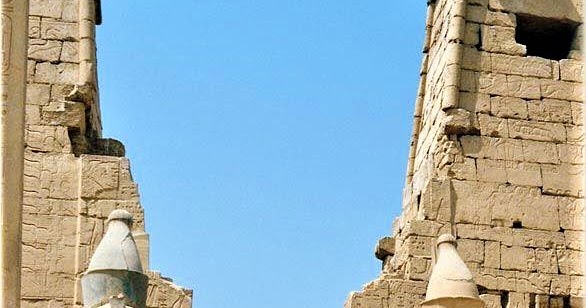 https://mdw-travel-data-us-east-1.s3.amazonaws.com/img/country/Egypt/Thebes-Necropolis/img_05.jpg