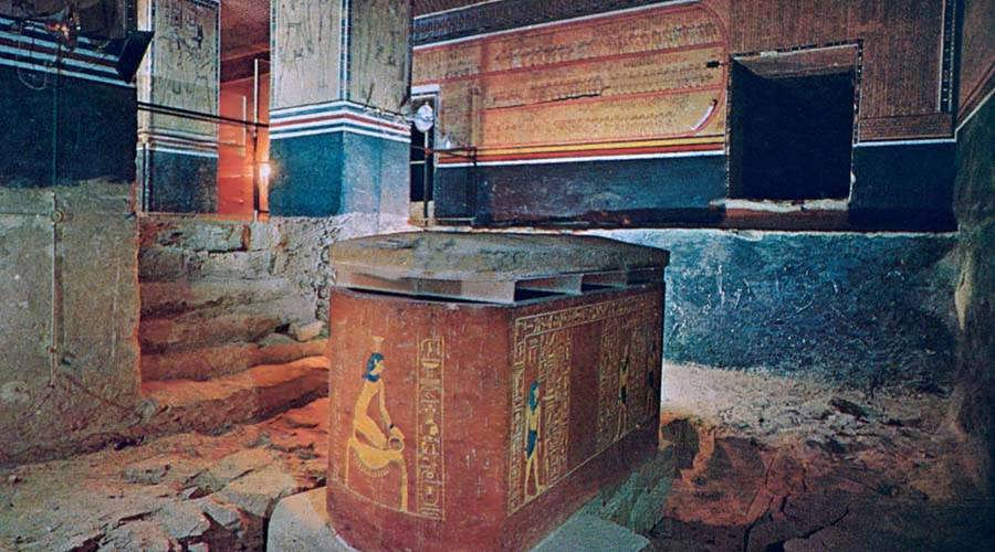 https://mdw-travel-data-us-east-1.s3.amazonaws.com/img/country/Egypt/Tomb-of-Amenhotep-II/img_02.jpg