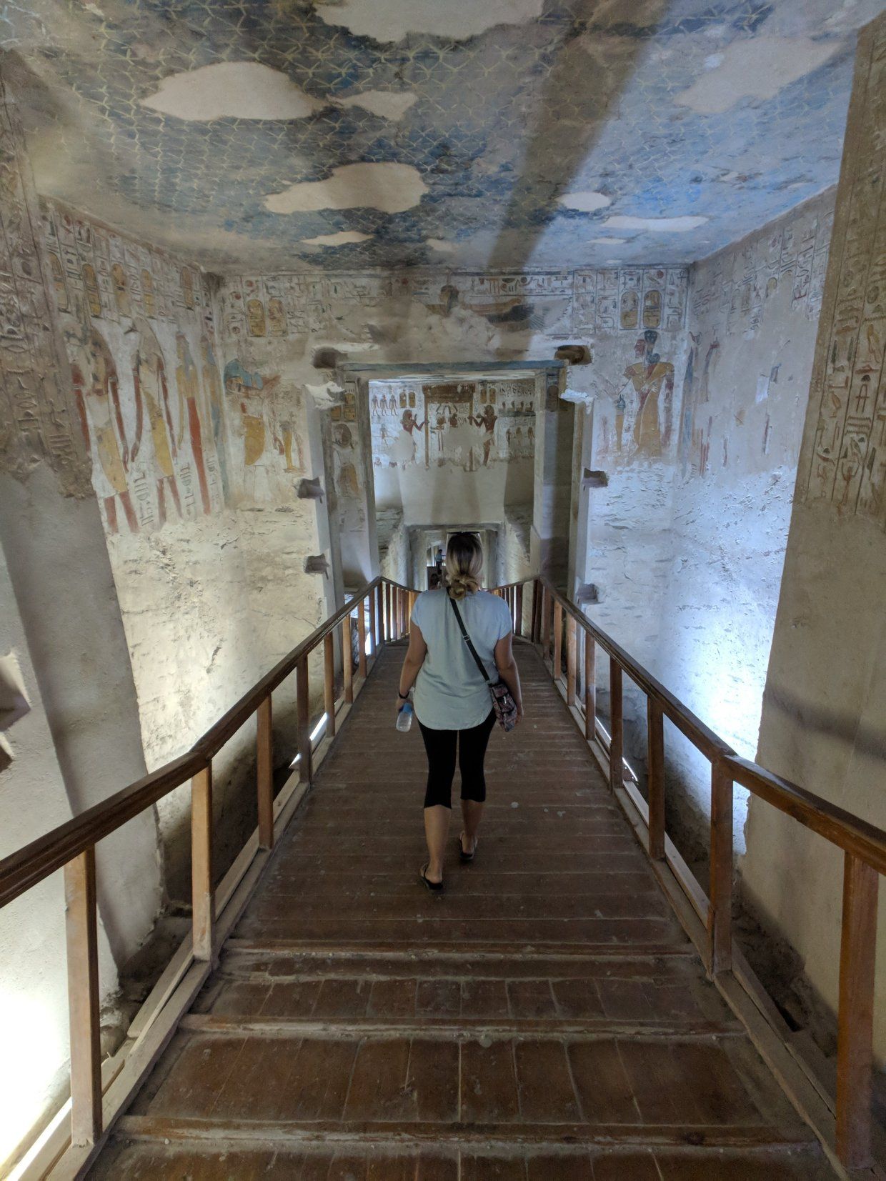 https://mdw-travel-data-us-east-1.s3.amazonaws.com/img/country/Egypt/Tomb-of-Merenpetah/img_01.jpg