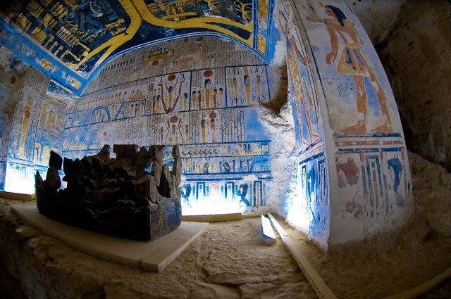 https://mdw-travel-data-us-east-1.s3.amazonaws.com/img/country/Egypt/Tomb-of-Ramesses-III/img_02.jpg