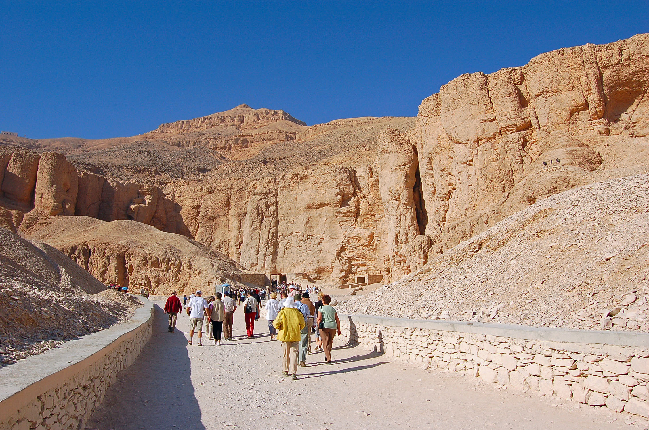 https://mdw-travel-data-us-east-1.s3.amazonaws.com/img/country/Egypt/Valley-of-the-Kings/img_03.jpg