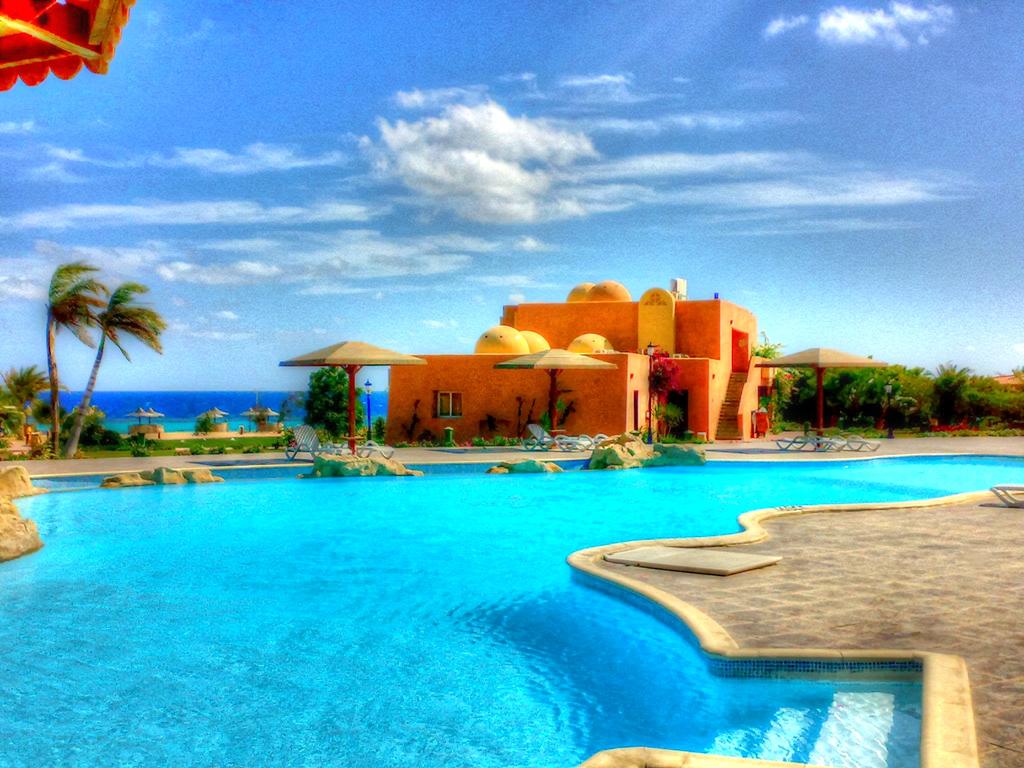 https://mdw-travel-data-us-east-1.s3.amazonaws.com/img/country/Egypt/Wadi-Lahmy-Azur-Resort/img_02.jpg