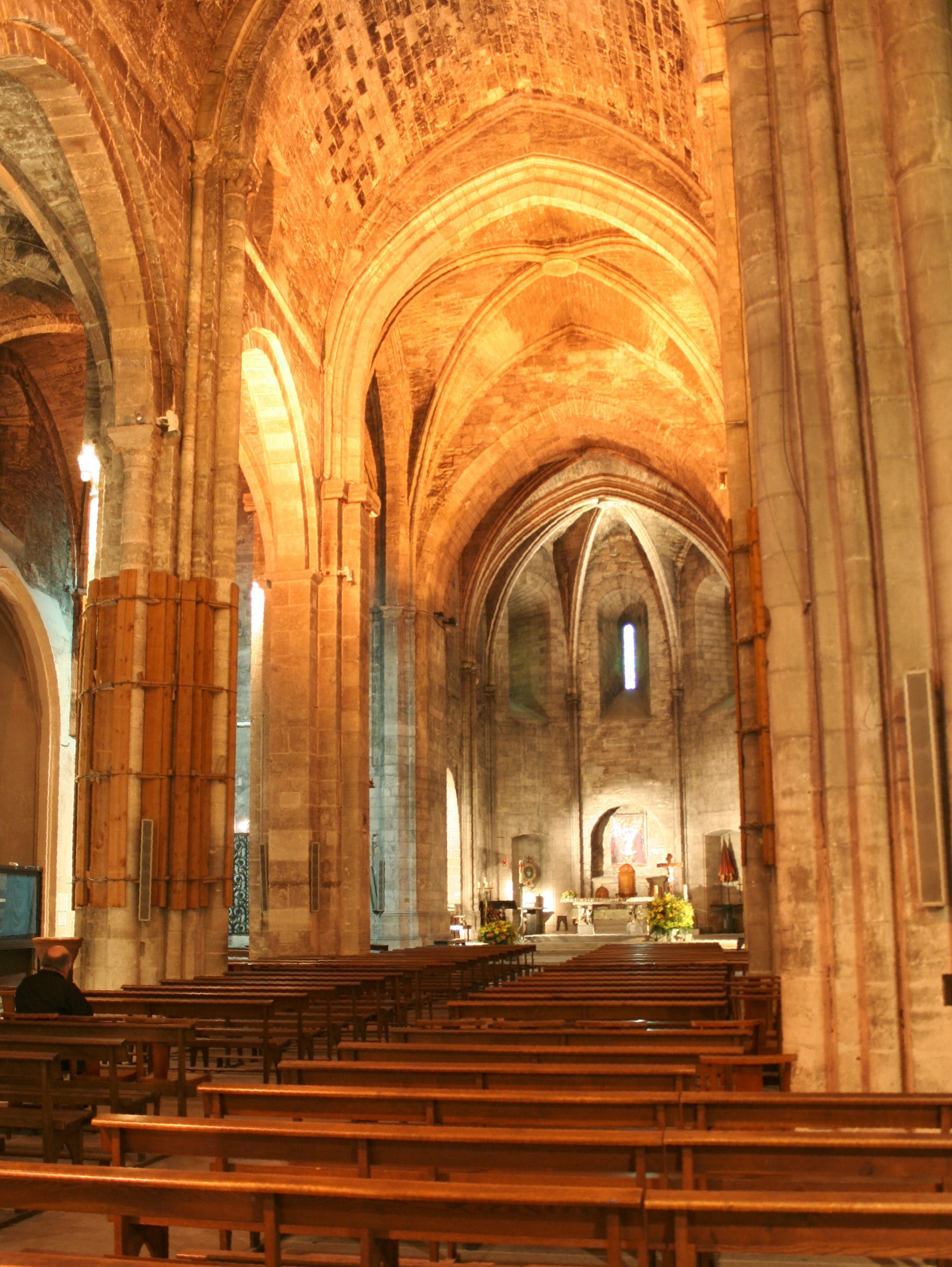 https://mdw-travel-data-us-east-1.s3.amazonaws.com/img/country/France/Abbaye-Saint-Victor/img_02.jpg