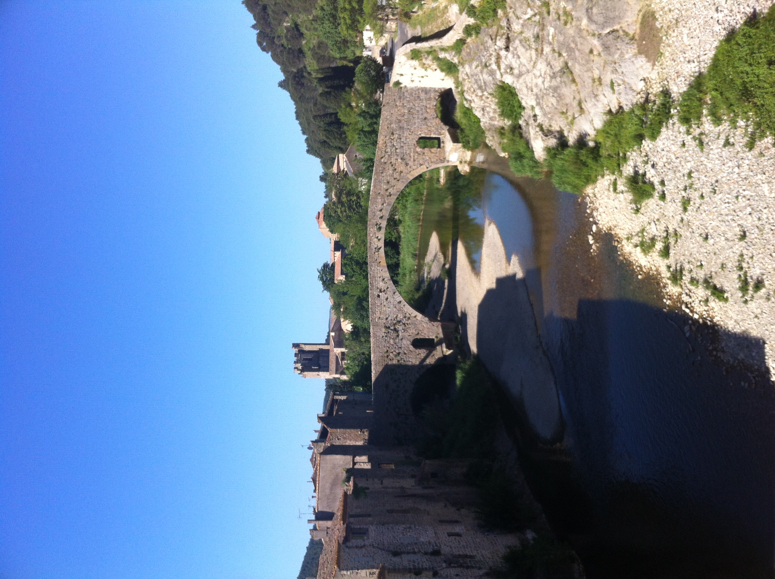 https://mdw-travel-data-us-east-1.s3.amazonaws.com/img/country/France/Abbey-of-Lagrasse/img_02.jpg