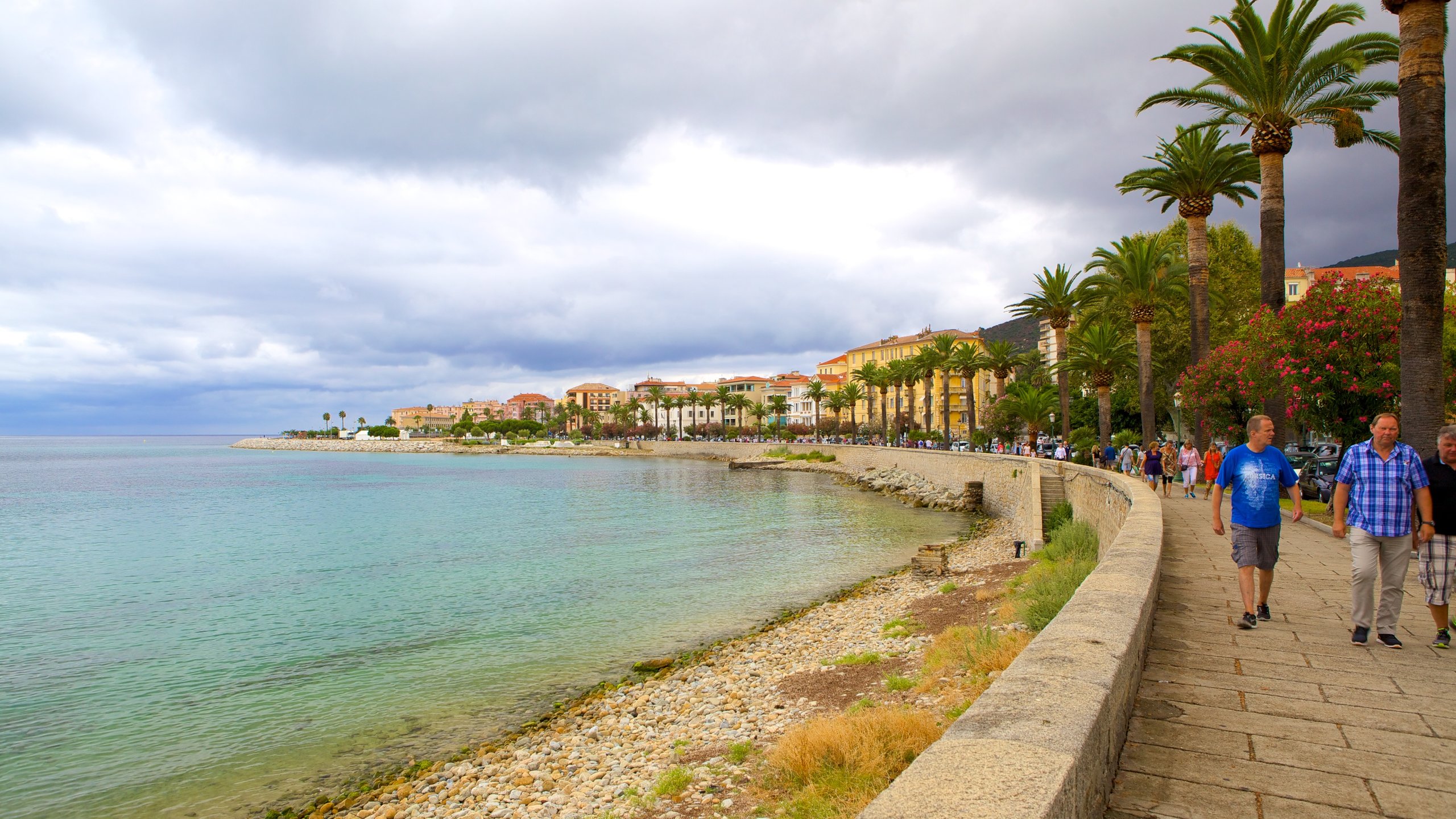 https://mdw-travel-data-us-east-1.s3.amazonaws.com/img/country/France/Ajaccio/img_01.jpg