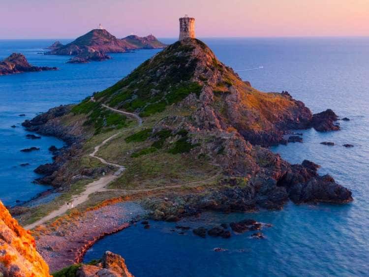 https://mdw-travel-data-us-east-1.s3.amazonaws.com/img/country/France/Ajaccio/img_03.jpg