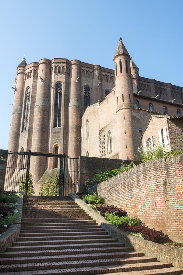 https://mdw-travel-data-us-east-1.s3.amazonaws.com/img/country/France/Albi-Cathedral/img_01.jpg