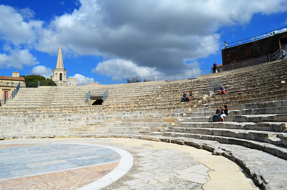 https://mdw-travel-data-us-east-1.s3.amazonaws.com/img/country/France/Ancient-Theatre-of-Arles/img_03.jpg