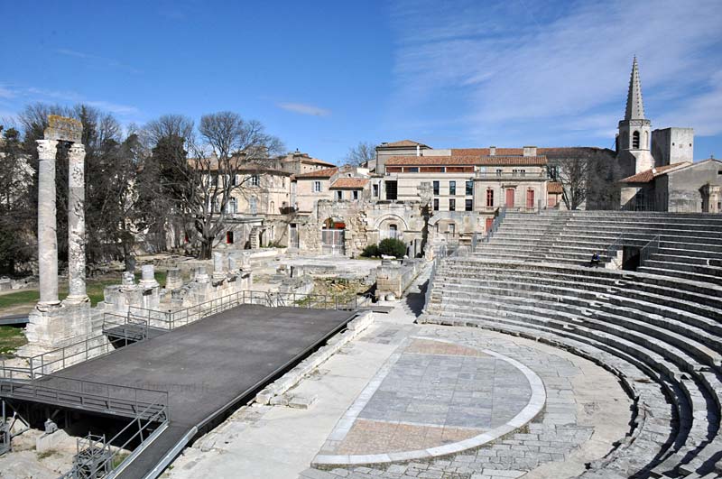 https://mdw-travel-data-us-east-1.s3.amazonaws.com/img/country/France/Ancient-Theatre-of-Arles/img_04.jpg