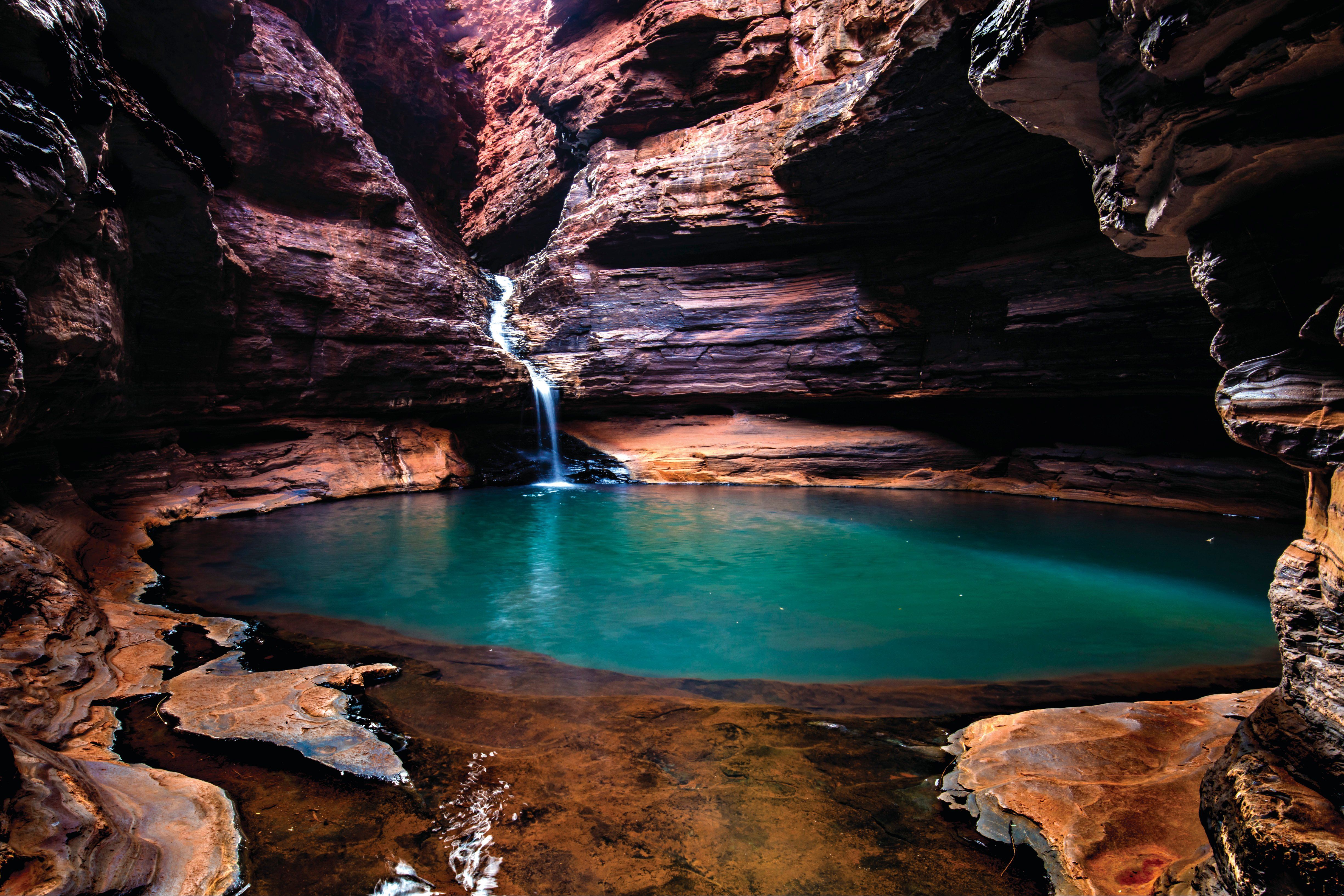 https://mdw-travel-data-us-east-1.s3.amazonaws.com/img/country/France/Australian-Park/img_02.jpg