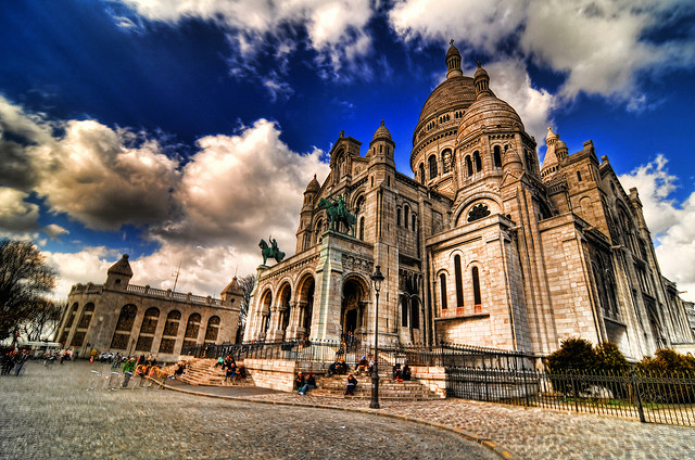 https://mdw-travel-data-us-east-1.s3.amazonaws.com/img/country/France/Basilica-of-Sacre-Coeur/img_04.jpg