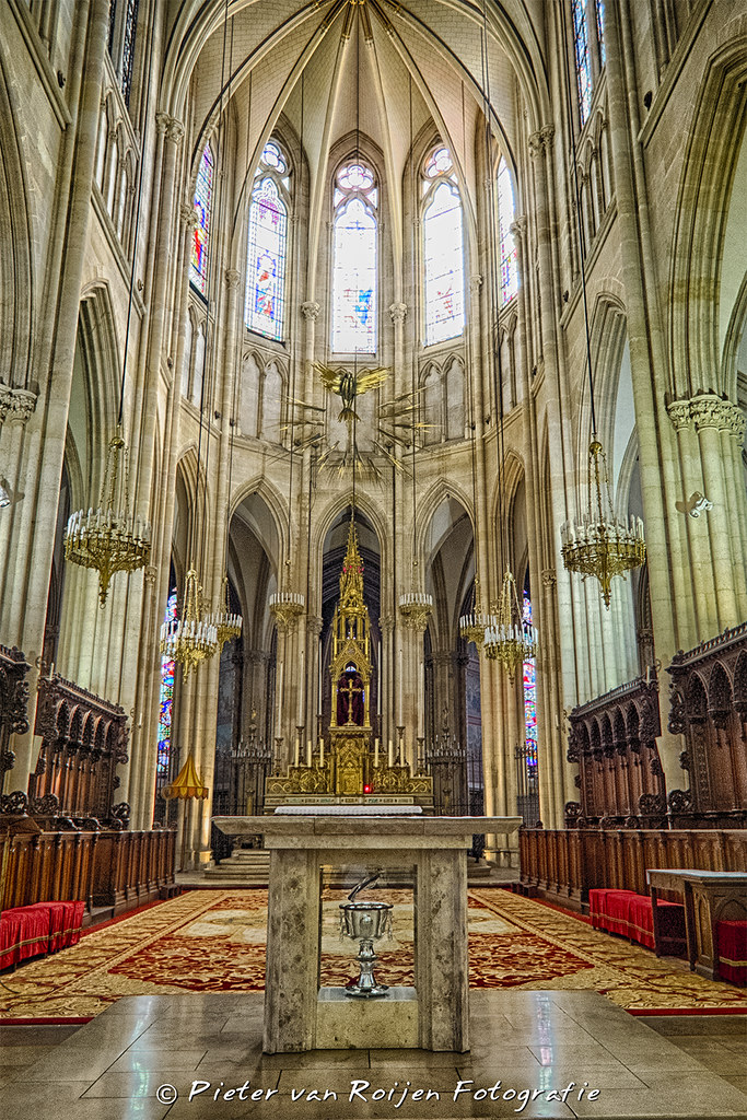 https://mdw-travel-data-us-east-1.s3.amazonaws.com/img/country/France/Basilica-of-Saint-Clotilde/img_01.jpg