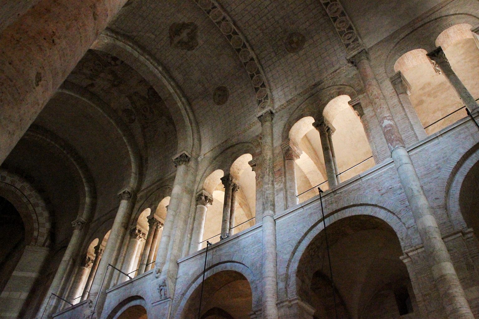 https://mdw-travel-data-us-east-1.s3.amazonaws.com/img/country/France/Basilica-of-Saint-Sernin/img_01.jpg