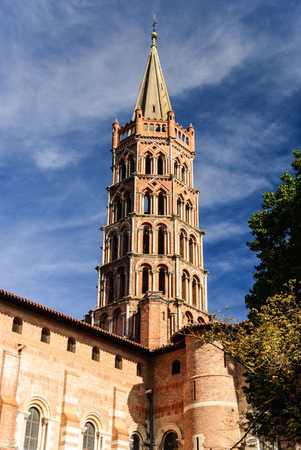 https://mdw-travel-data-us-east-1.s3.amazonaws.com/img/country/France/Basilica-of-Saint-Sernin/img_02.jpg