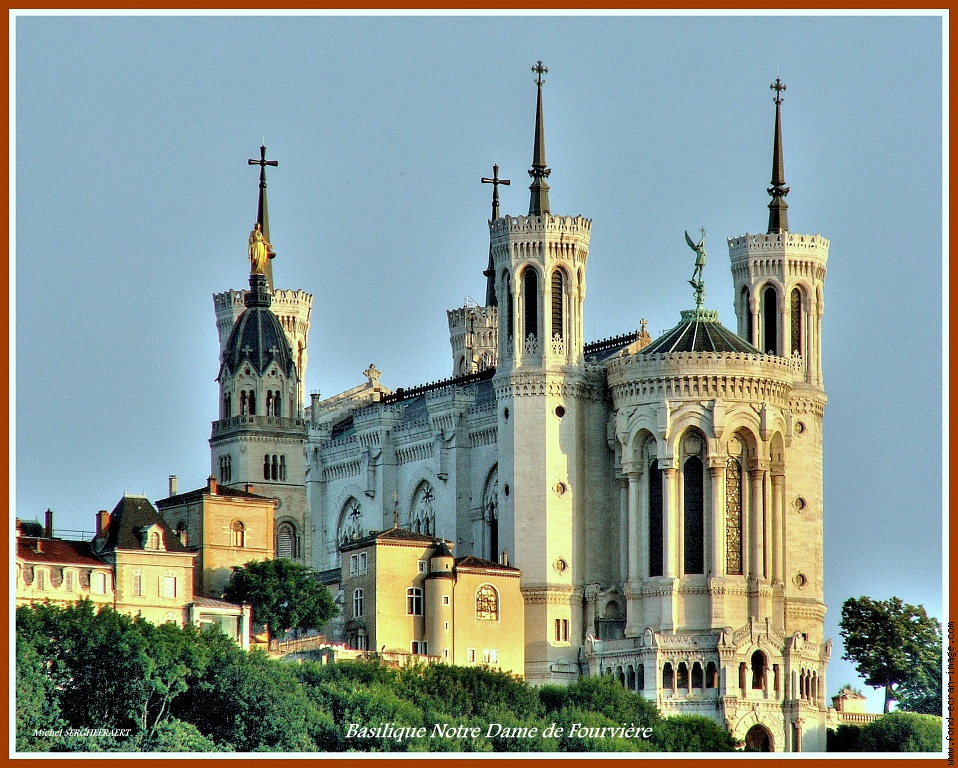 https://mdw-travel-data-us-east-1.s3.amazonaws.com/img/country/France/Basilique-Notre-Dame-de-Fourviere/img_02.jpg