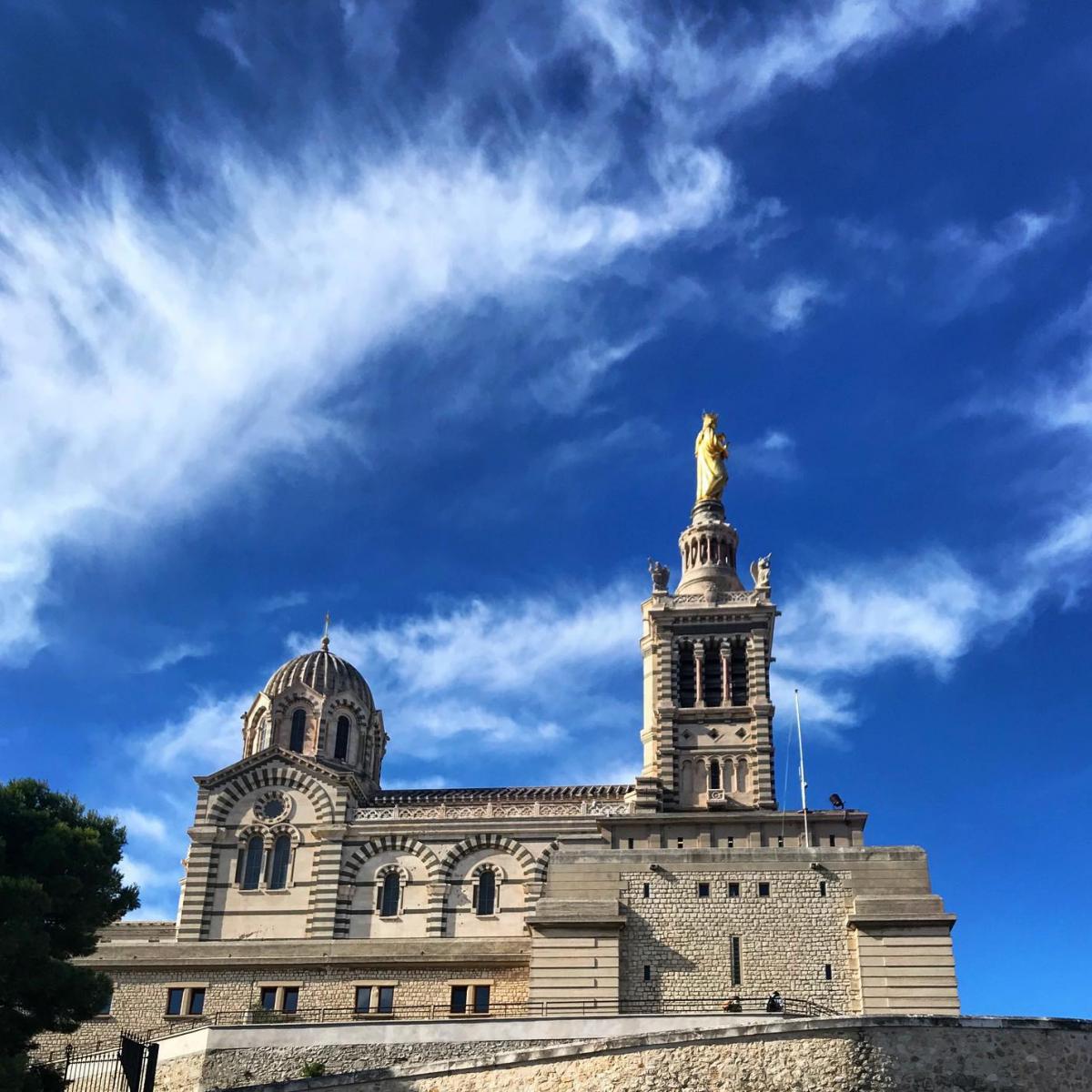 https://mdw-travel-data-us-east-1.s3.amazonaws.com/img/country/France/Basilique-Notre-Dame-de-la-Garde/img_02.jpg