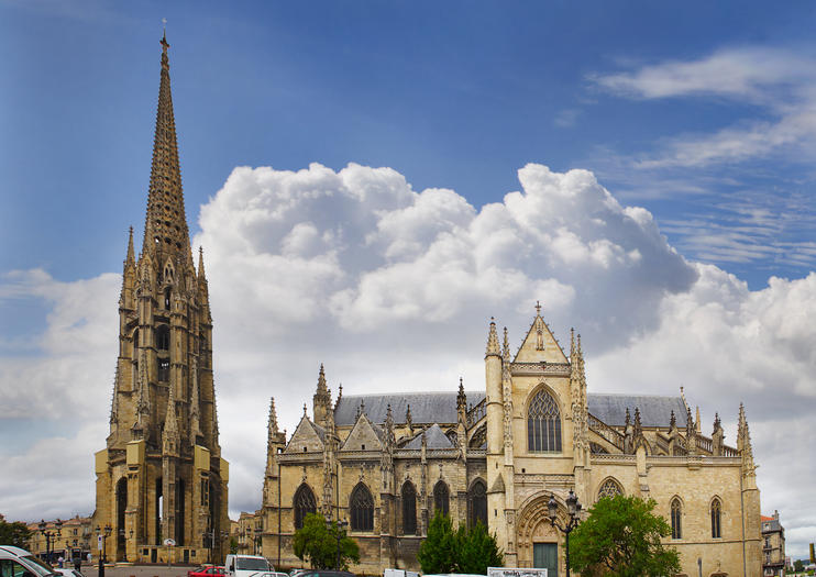 https://mdw-travel-data-us-east-1.s3.amazonaws.com/img/country/France/Basilique-Saint-Michel/img_00.jpg