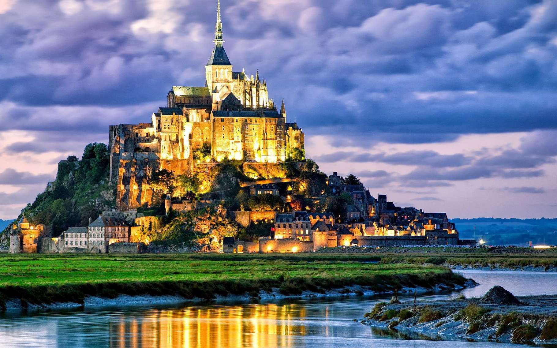 https://mdw-travel-data-us-east-1.s3.amazonaws.com/img/country/France/Basilique-Saint-Michel/img_05.jpg
