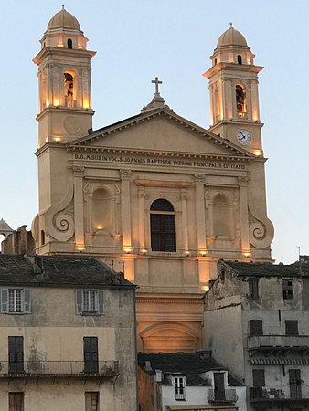 https://mdw-travel-data-us-east-1.s3.amazonaws.com/img/country/France/Bastia-Cathedral/img_03.jpg