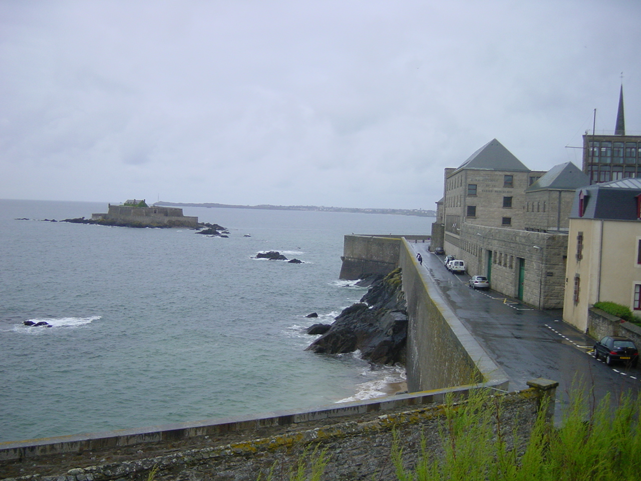 https://mdw-travel-data-us-east-1.s3.amazonaws.com/img/country/France/Bastion-de-la-Hollande/img_05.jpg