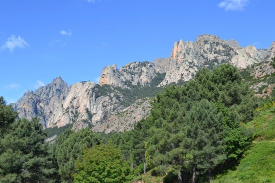 https://mdw-travel-data-us-east-1.s3.amazonaws.com/img/country/France/Bavella-Needles/img_02.jpg
