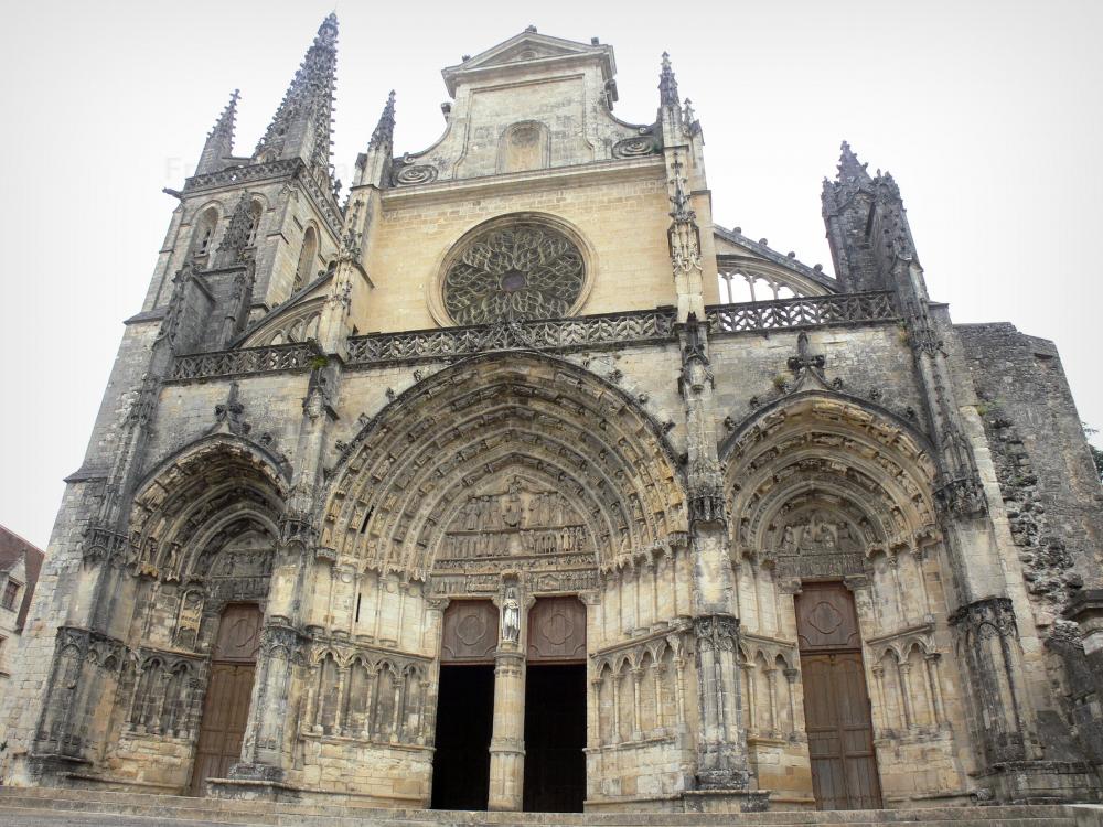 https://mdw-travel-data-us-east-1.s3.amazonaws.com/img/country/France/Bazas-Cathedral/img_01.jpg