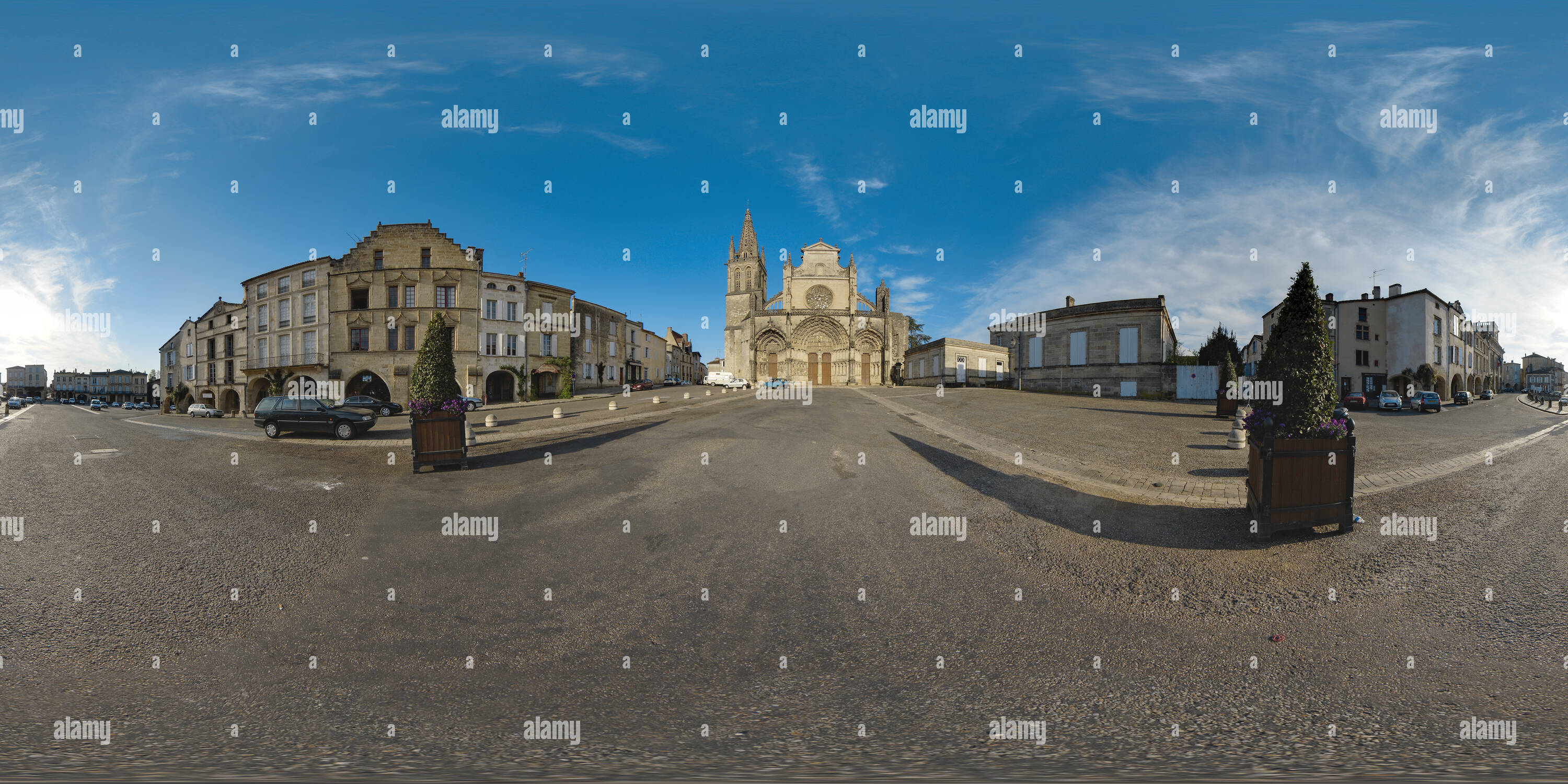 https://mdw-travel-data-us-east-1.s3.amazonaws.com/img/country/France/Bazas-Cathedral/img_02.jpg