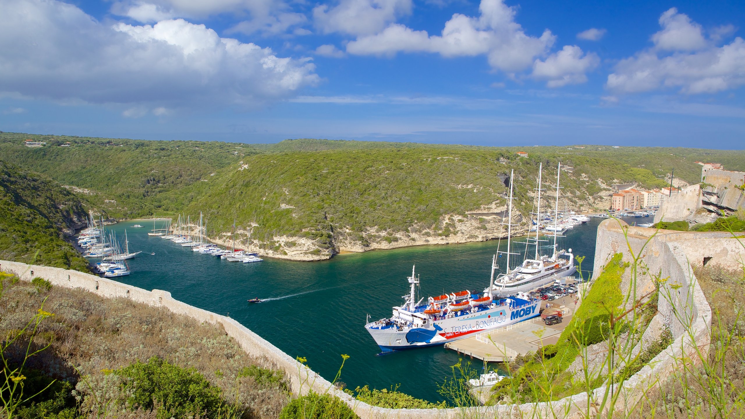 https://mdw-travel-data-us-east-1.s3.amazonaws.com/img/country/France/Bonifacio/img_02.jpg