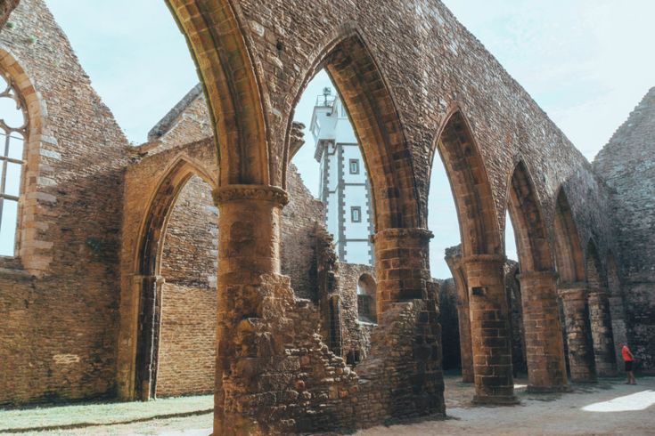 https://mdw-travel-data-us-east-1.s3.amazonaws.com/img/country/France/Brittany-Tower/img_04.jpg