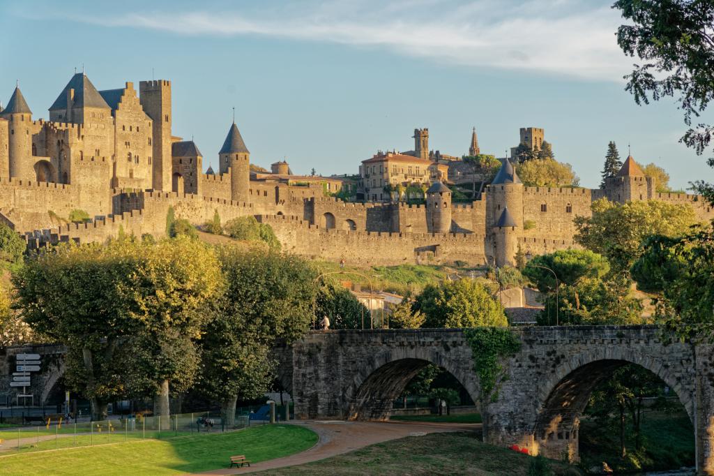 https://mdw-travel-data-us-east-1.s3.amazonaws.com/img/country/France/Carcassonne-Medieval-City/img_02.jpg