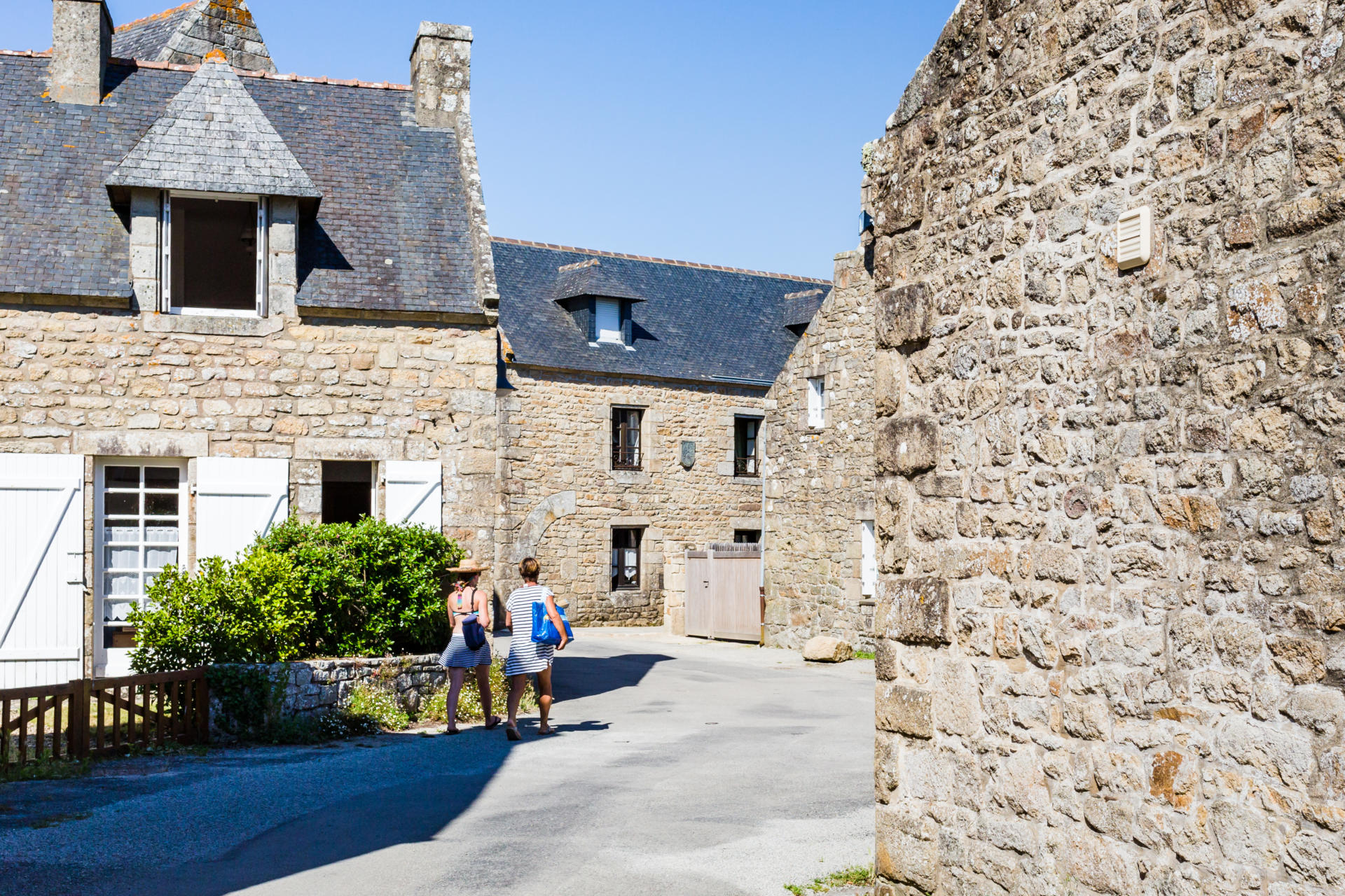 https://mdw-travel-data-us-east-1.s3.amazonaws.com/img/country/France/Carnac/img_03.jpg