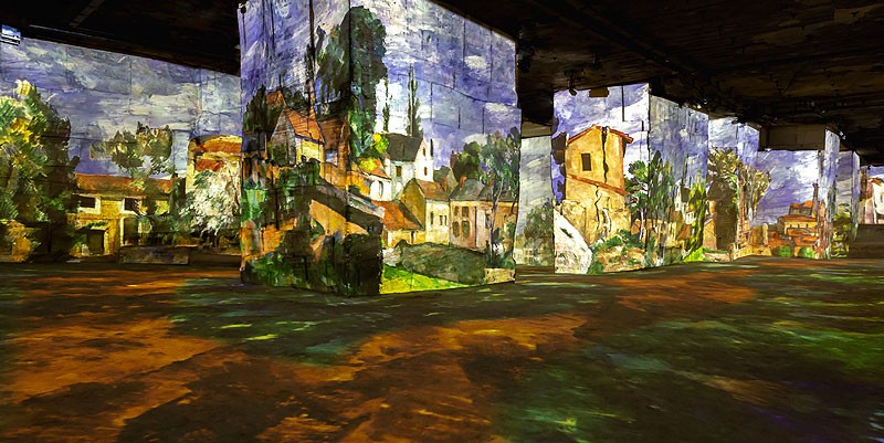https://mdw-travel-data-us-east-1.s3.amazonaws.com/img/country/France/Carrieres-de-Lumieres/img_02.jpg