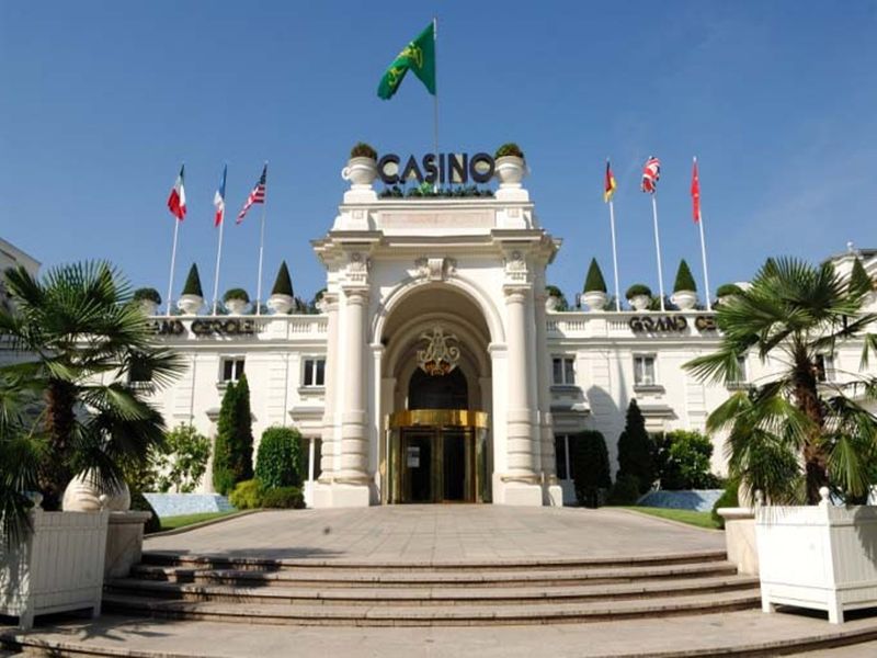 https://mdw-travel-data-us-east-1.s3.amazonaws.com/img/country/France/Casino-Grand-Cercle/img_01.jpg