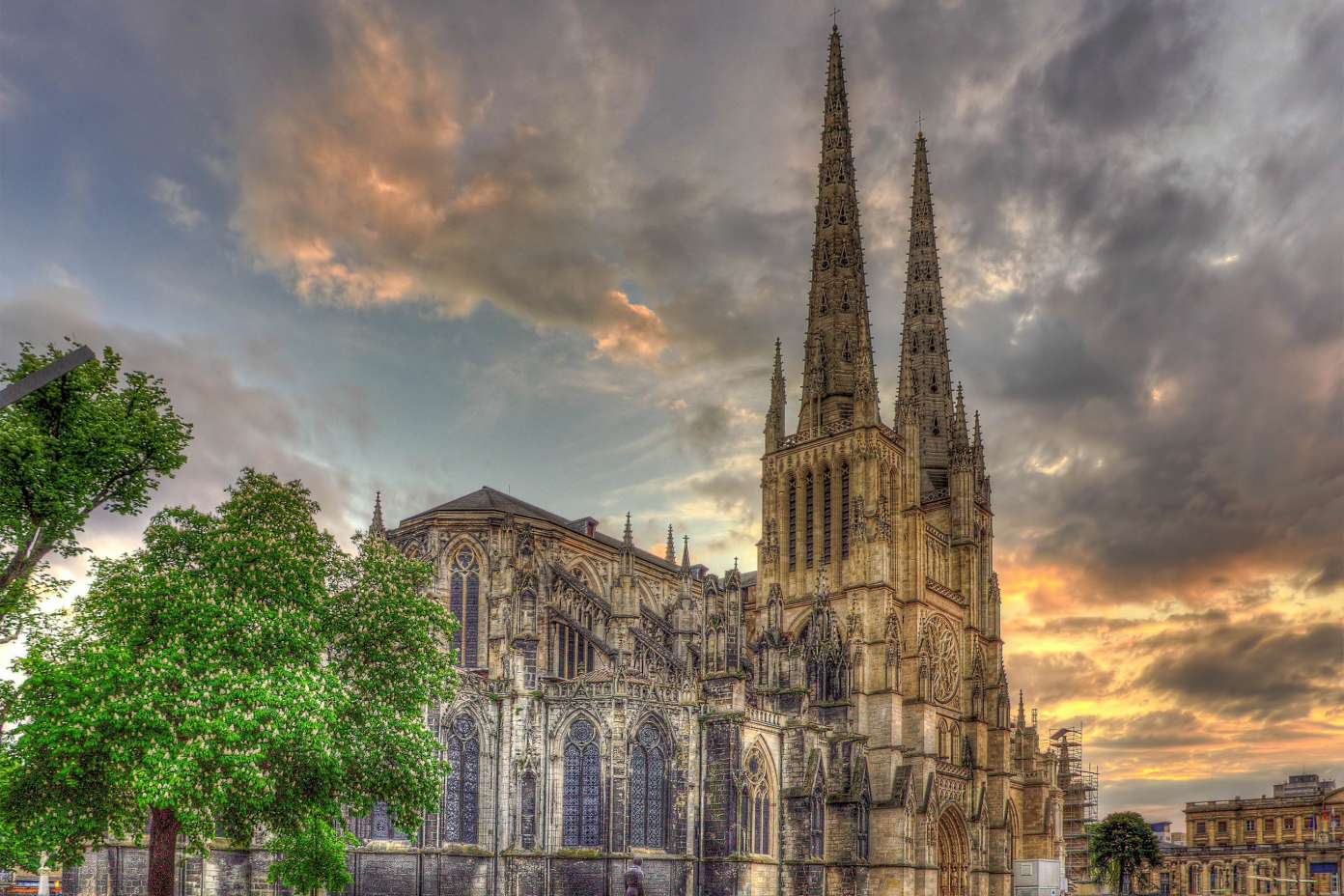 https://mdw-travel-data-us-east-1.s3.amazonaws.com/img/country/France/Cathedrale-Saint-Andre-de-Bordeaux/img_01.jpg