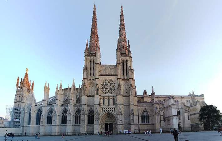 https://mdw-travel-data-us-east-1.s3.amazonaws.com/img/country/France/Cathedrale-Saint-Andre-de-Bordeaux/img_03.jpg
