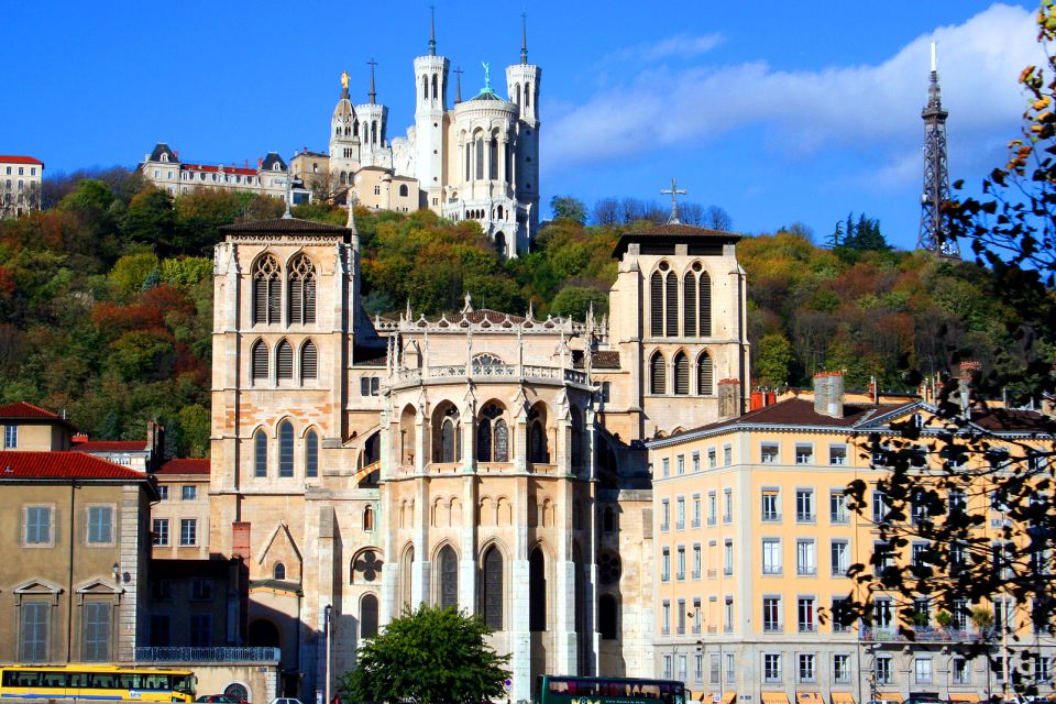 https://mdw-travel-data-us-east-1.s3.amazonaws.com/img/country/France/Cathedrale-Saint-Jean-Baptiste-de-Lyon/img_00.jpg